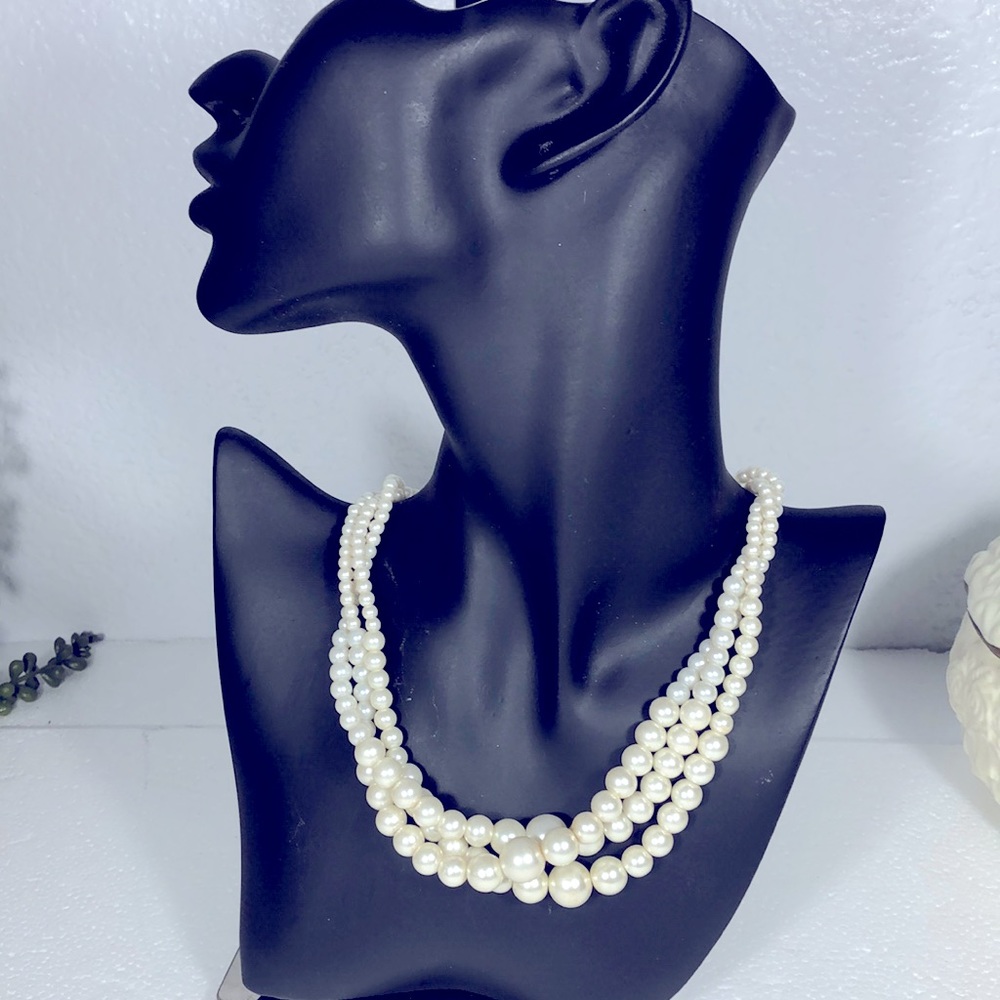 PEARL THREE LAYER NECKLACE